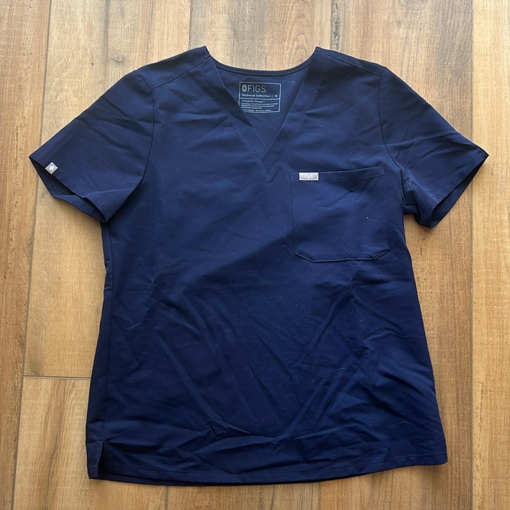 FIGS navy scrub top | Size: Medium